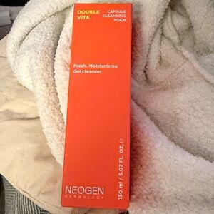 Neogen DOUBLE VITA CAPSULE CLEANSING FOAM